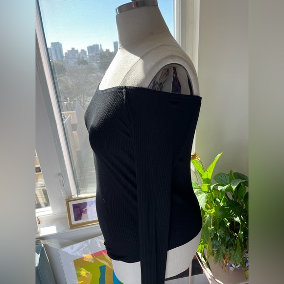 ASOS off the shoulder bodysuit - Picture 3 of 3